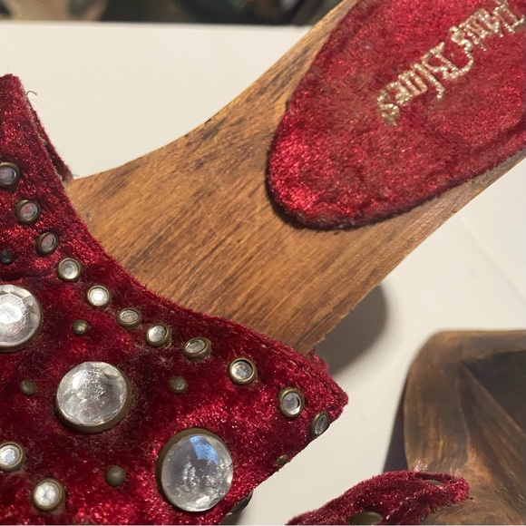 Vintage - Boho Chic Velvet & Wood Heel Clogs - Picture 3 of 5